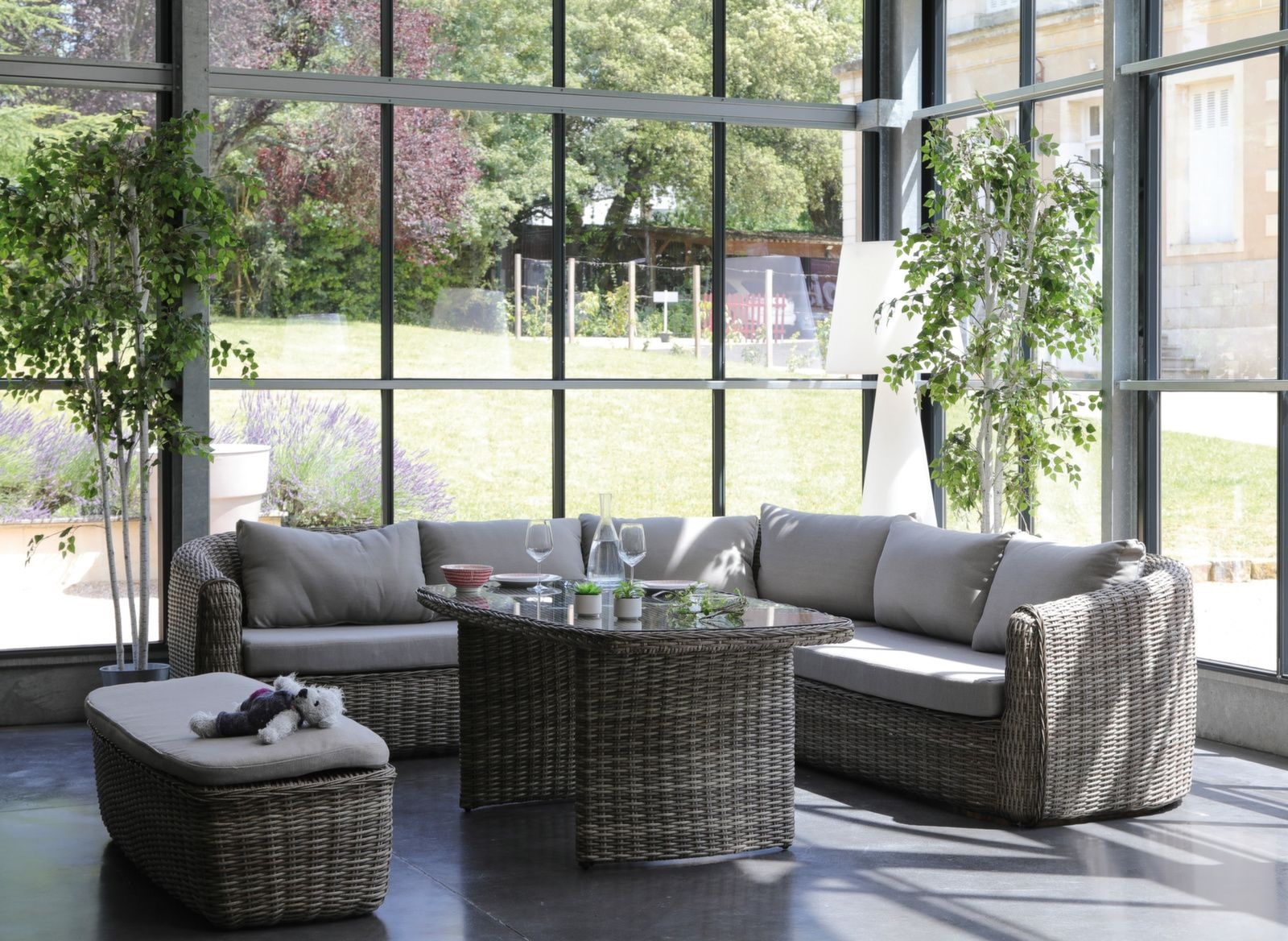 Salon de jardin en résine tressée : un classique, deux modèles - Le blog